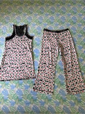 Wild & Free Women's XS Floral Pajama Set White Daisy Lace Back Tank & Pants